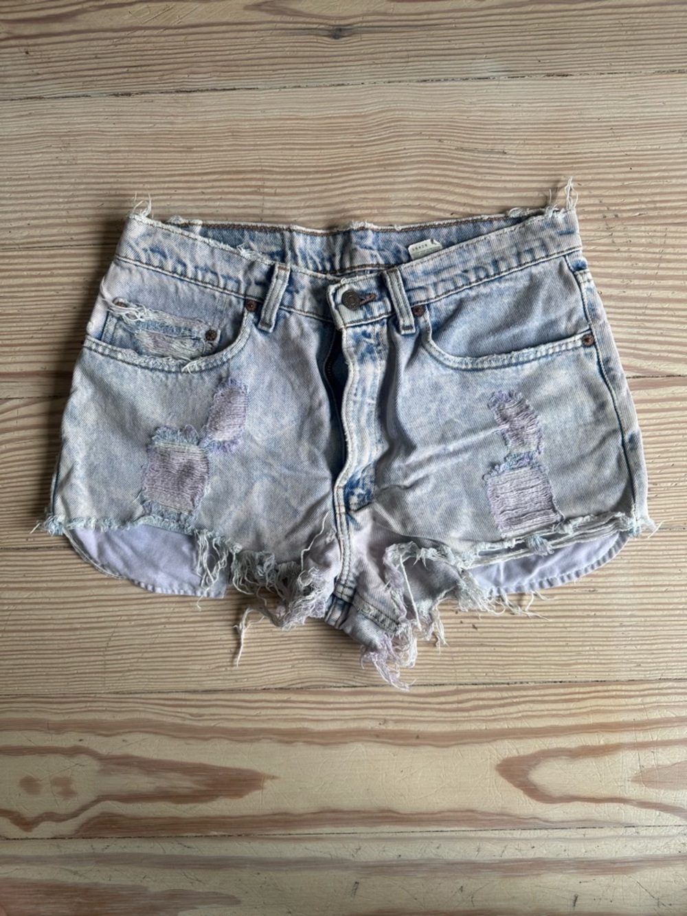 Levi's 550 Light Blue Distressed Denim Cutoff Shorts size 32
